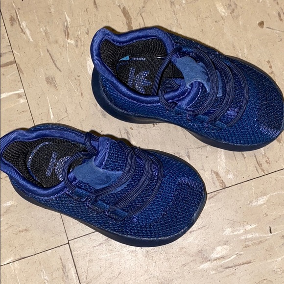 Adidas - Picture 2 of 5